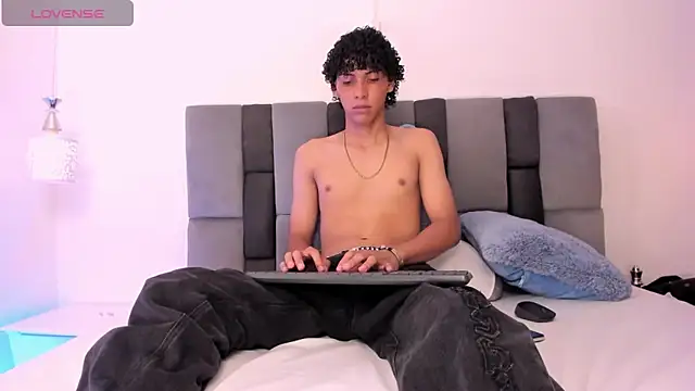 Eletry 01 online show from April 17, 8:34 pm