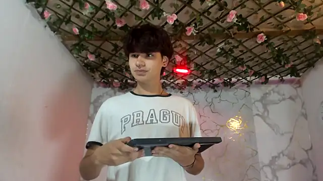 QuadFlameX0 online show from April 5, 9:34 pm