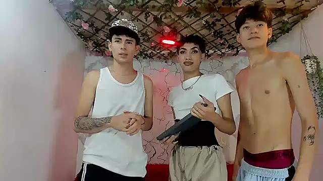 QuadFlameX0 online show from April 14, 7:20 pm