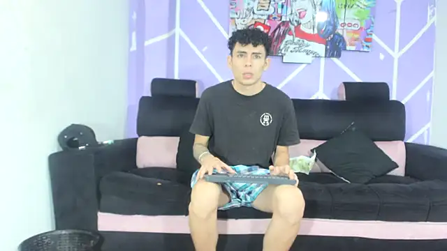 QuadFlameX0 online show from April 17, 7:17 pm