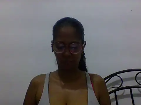 Snapshot of Karen_La_Flaca chatting on April 5, 5:21 pm Karen La Flaca online show from April 5, 5:21 pm