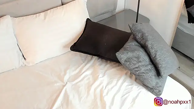 Noah perez  online show from March 31, 12:49 pm