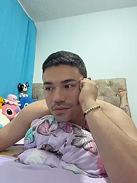 Samuel Mill4 online show from April 12, 2:33 pm