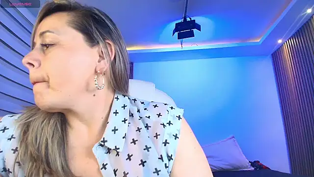 Cinthya roberts online show from April 17, 8:01 pm