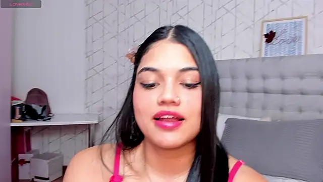 EmiilyGreey online show from April 12, 3:50 pm