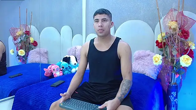 party duo playboy online show from April 13, 1:33 am