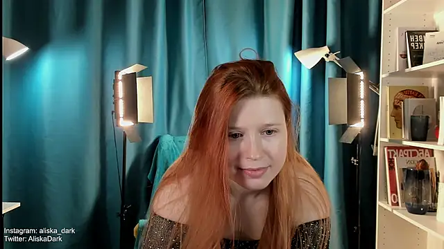 aaliska dark online show from April 8, 6:35 am