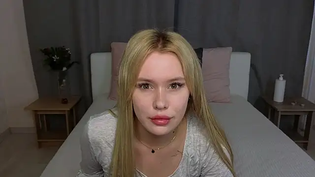 Snapshot of MelissaAvis chatting on June 16, 5:32 am MelissaAvis online show from June 16, 5:32 am