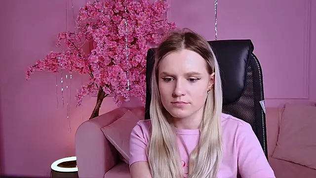 SherriButlers online show from April 1, 1:52 pm