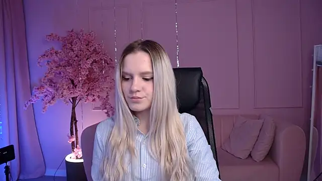 SherriButlers online show from April 13, 9:15 am