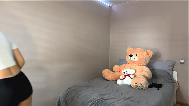 SondraLongest online show from April 7, 8:15 am