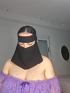 Big as-big online show from April 12, 6:35 pm