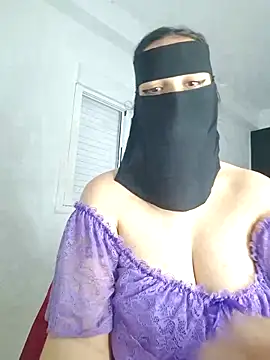 Big as-big online show from April 15, 9:04 pm