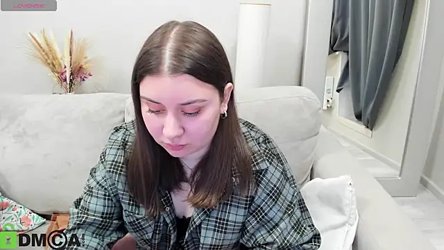 Maya Raay online show from April 1, 2:01 am