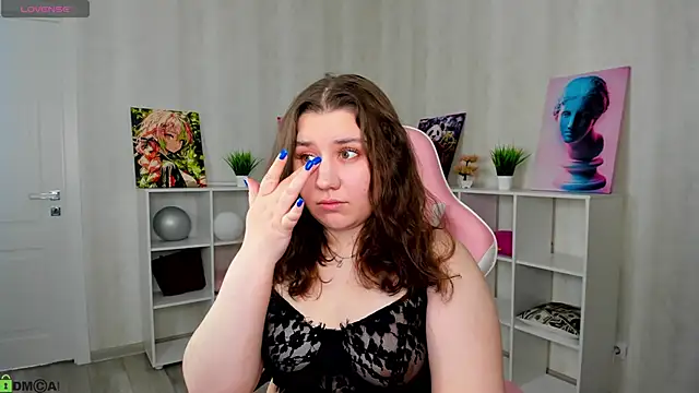 Maya Raay online show from April 7, 1:06 am