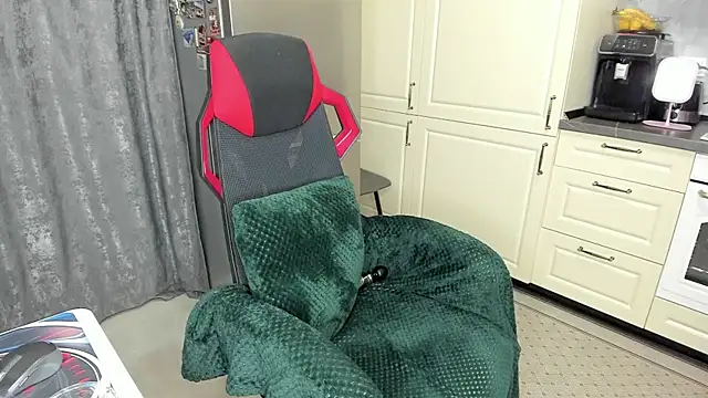 secr3tmistress online show from April 8, 5:24 pm