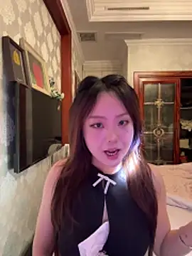 thelittlexx online show from April 12, 12:21 pm