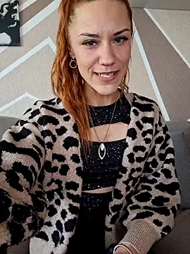 SlimBellaOfficial online show from April 15, 10:44 am