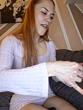 SlimBellaOfficial online show from April 18, 9:15 pm