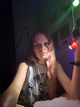 MaryMathews online show from April 2, 9:45 pm