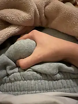 shyyyyy0 online show from March 28, 4:23 am