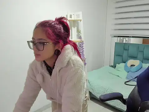 Sara Red X online show from April 10, 3:23 am