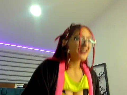 Sara Red X online show from April 14, 3:23 am