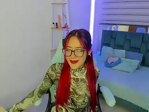 Sara Red X online show from April 16, 3:40 am