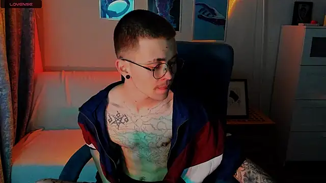 Thomas Norton online show from April 8, 8:31 pm