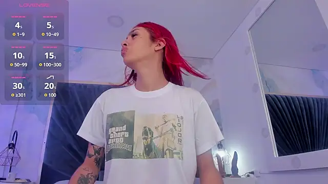 Derieri Blush online show from April 12, 2:33 pm