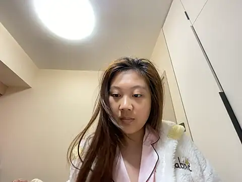 tutu512 online show from April 4, 6:00 am