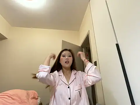 tutu512 online show from April 7, 1:55 pm