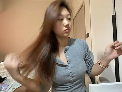 tutu512 online show from April 9, 8:31 am