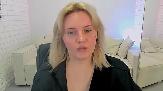 KathyBriggs online show from April 3, 5:27 am