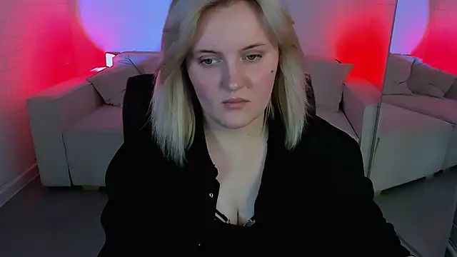 KathyBriggs online show from April 7, 9:10 am