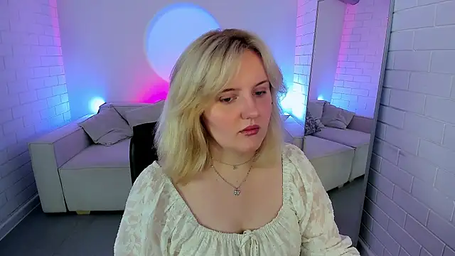 KathyBriggs online show from April 11, 5:23 am