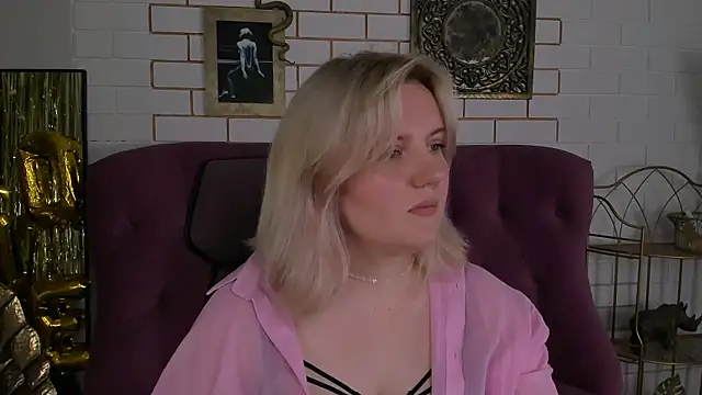 KathyBriggs online show from April 15, 5:25 am