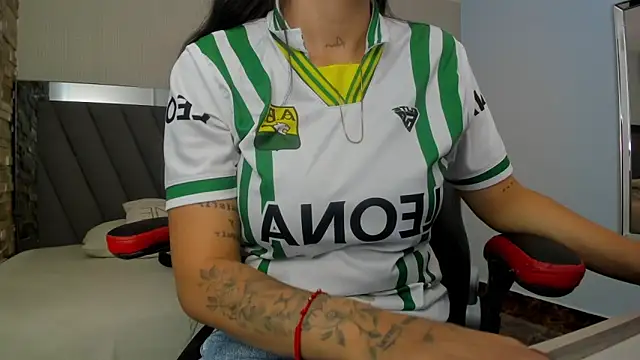 TATILARSON2 online show from April 12, 12:10 pm