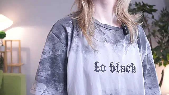 JosefaDonelan online show from April 7, 7:20 am