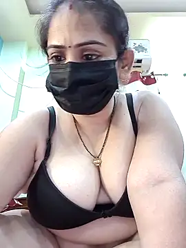 Snapshot of sonalidey5564 chatting on June 11, 8:23 am sonalidey5564 online show from June 11, 8:23 am