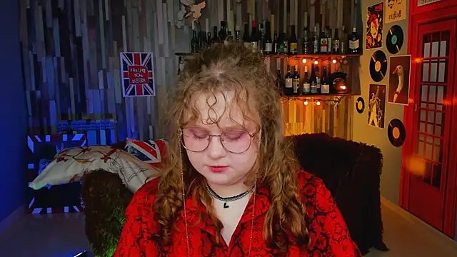 SaraSweetness online show from April 1, 9:10 am