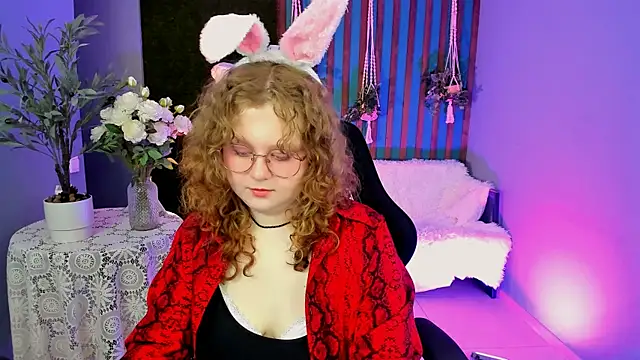 SaraSweetness online show from April 7, 9:21 am