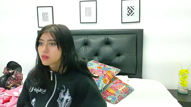 WandaRosse online show from April 8, 3:28 am