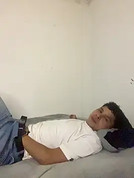 KingAdrian  online show from April 12, 5:12 am