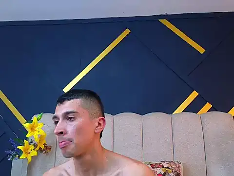 MiaANDronyy online show from March 29, 7:25 pm