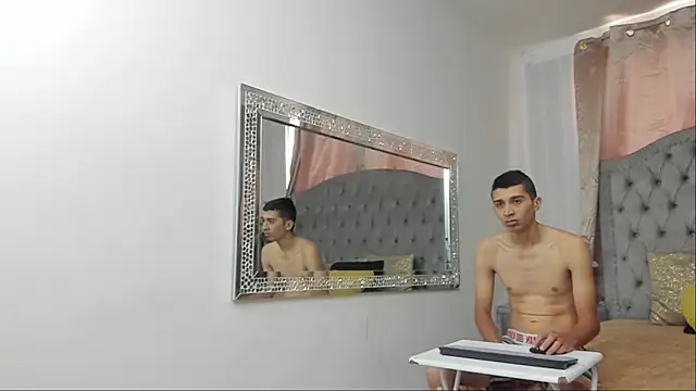 MiaANDronyy online show from April 9, 12:32 pm