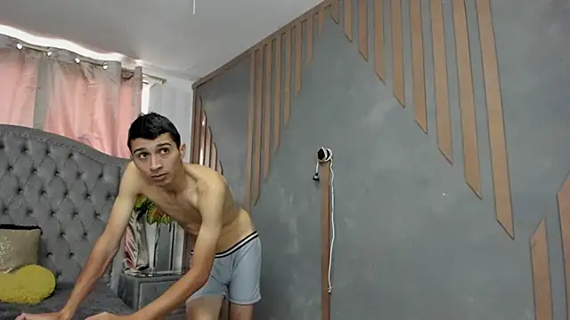 MiaANDronyy online show from April 16, 12:28 pm