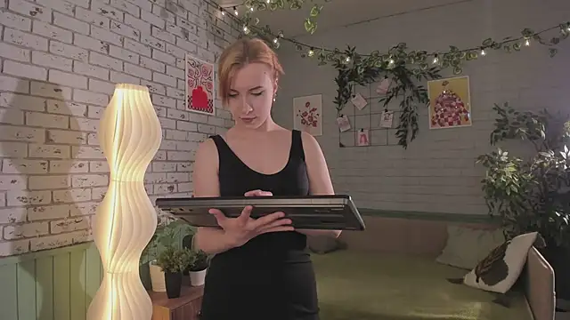 miraiakik online show from April 17, 1:03 pm