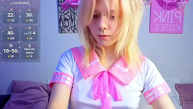 Snapshot of PerryKitty chatting on June 5, 4:02 pm PerryKitty online show from June 5, 4:02 pm