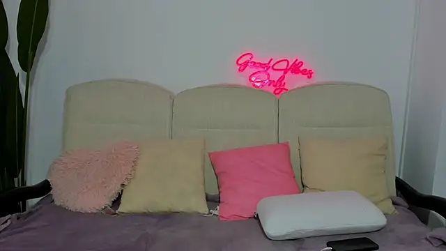 Cassy-Foxy online show from April 4, 5:49 am